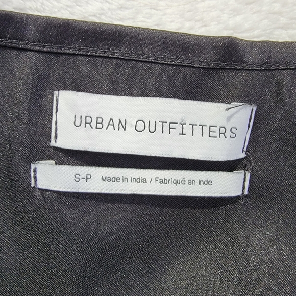 Urban Outfitters Black Satin Tie Front Nicole Blouse Flare Sleeve Deep V Size S - Picture 9 of 14